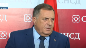 ko će biti mandatar milorad dodik portret iza zastava rs