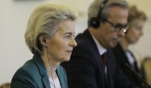 ursula von der leyen sjedi