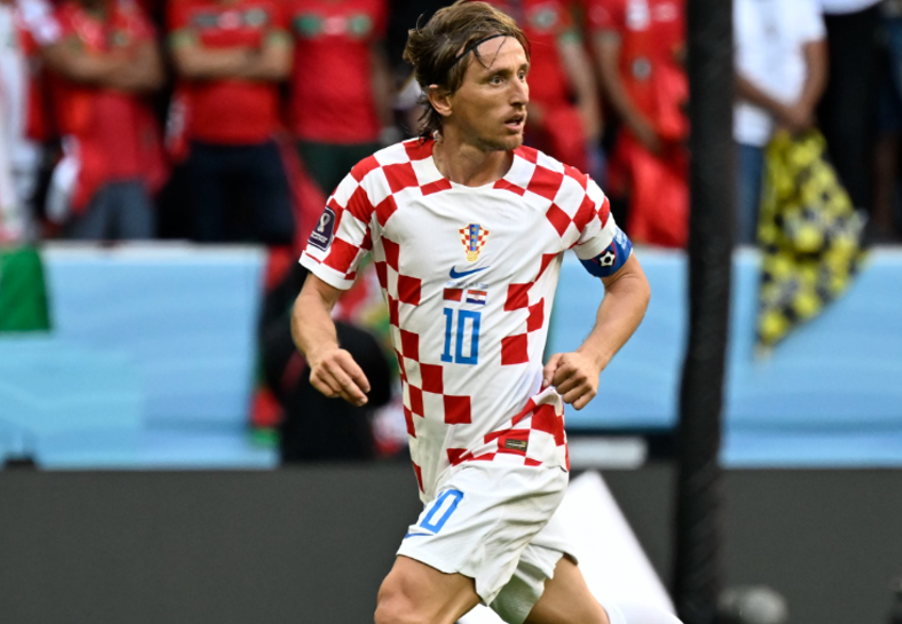 Španci se poklonili luka modrić u dresu hrvatske reprezentacije na stadionu