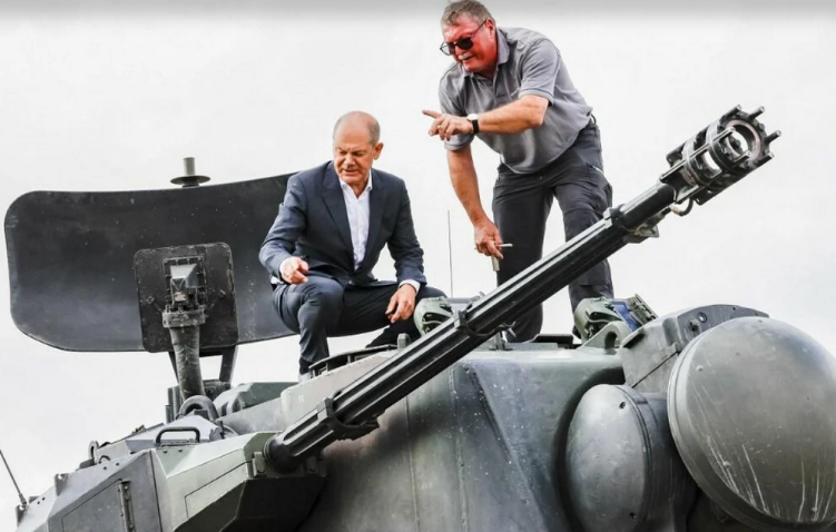 rakete i dronove olaf scholz na sistemu gepard