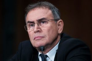 svih kriza roubini potret sa naočalama