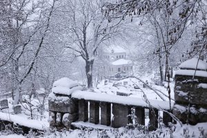 Poslije nekoliko dana obilnih kišnih padavina u nizinama i temperature iznad prosjeka za ovo doba godine, u Sarajevu je snježna idila