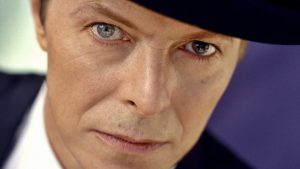 boju očiju david bowie šešir oči