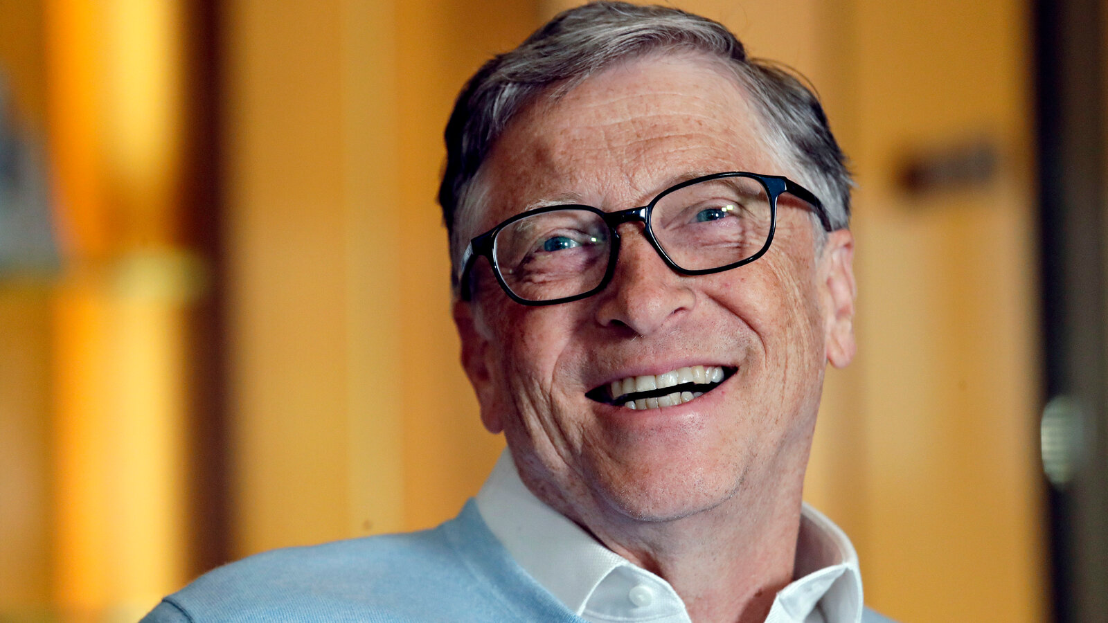 svijetla budućnost bill gates portret smije se