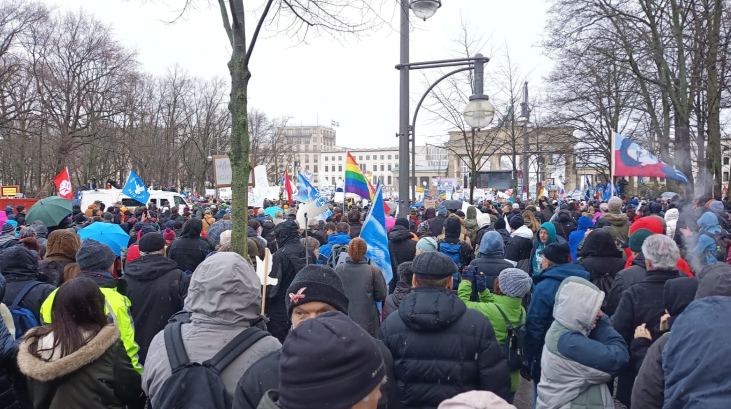 mirovne pregovore hiljade ljudi u berlinu protesti