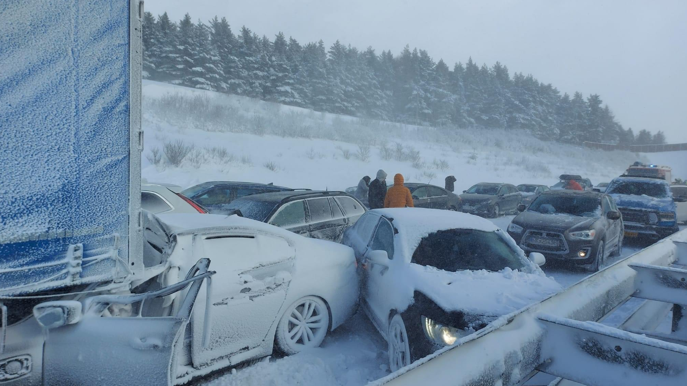 poginule dvije osobe saobraćajna nesreća automobili snijeg slovačka