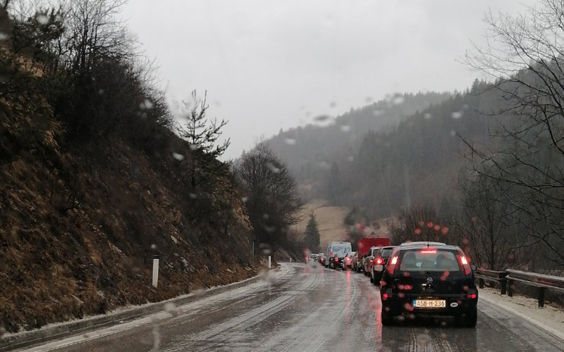 FK Velež saobraćajna nesreća kolona