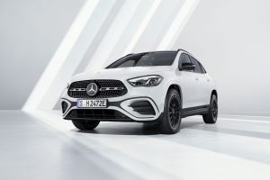 Mercedes-Benz značajno unapređuje kompaktni novi GLA SUV brojnim inovacijama i obimnijom standardnom opremom