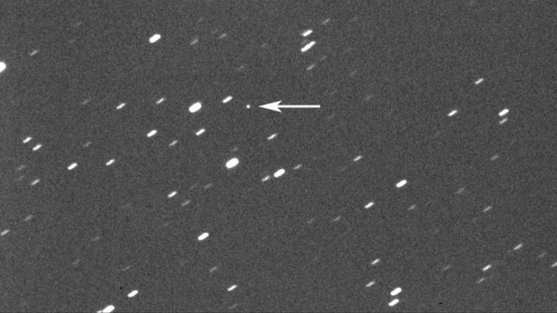 Asteroid dovoljno velik da uništi grad prošao je između Zemlje i Mjeseca i, srećom, promašio i našu planetu i njen prirodni satelit.