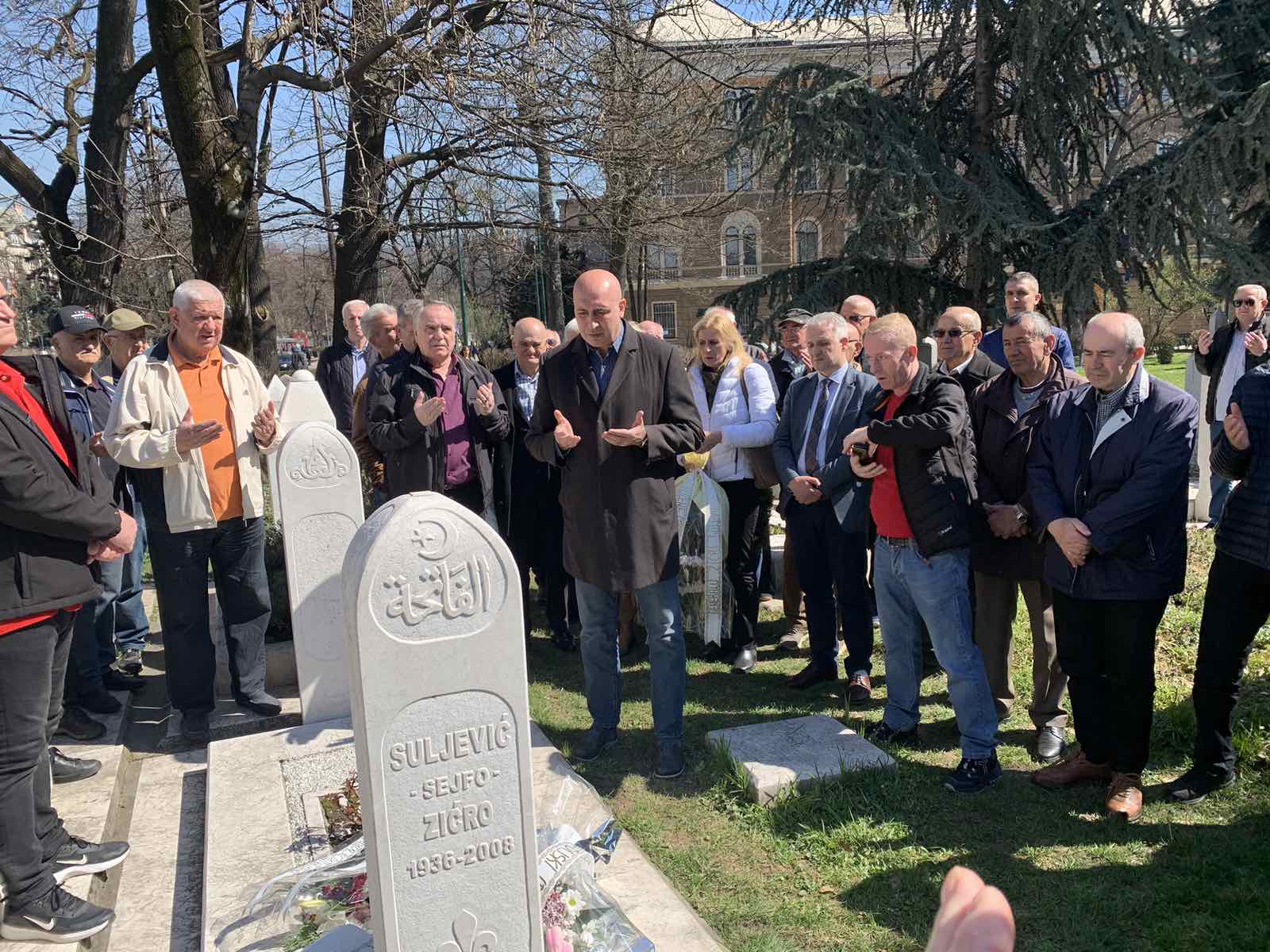 danas je u haremu Alipašine džamije u Sarajevu obilježena 15. godišnjica smrti penzioniranog generala Armije RBiH Zićre Suljevića.